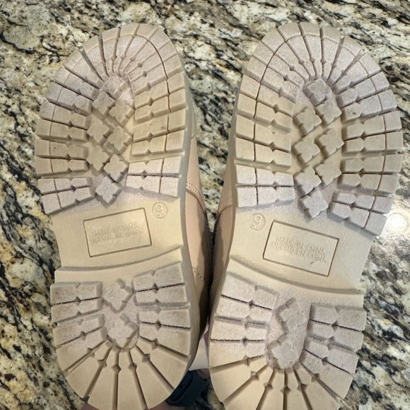 Tan Old Navy Boots Size 9 - Picture 7 of 7